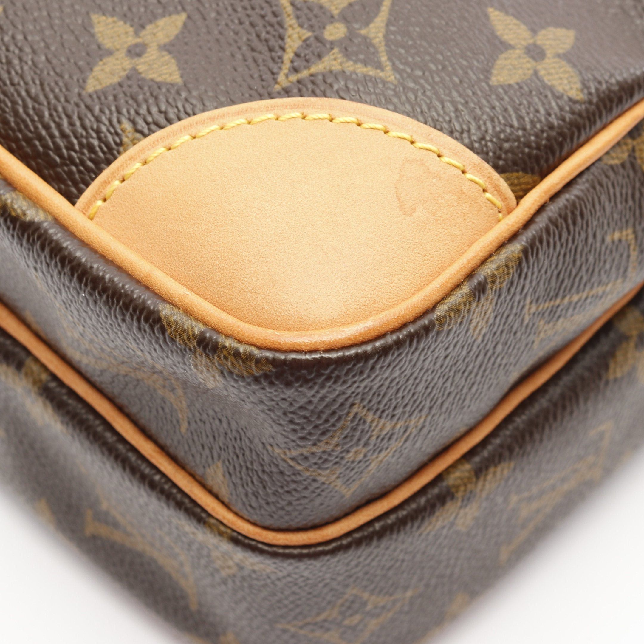 Louis Vuitton Louis Vuitton Amazon Monogram Shoulder Bag Leather Brown Size ONE SIZE - 6 Thumbnail