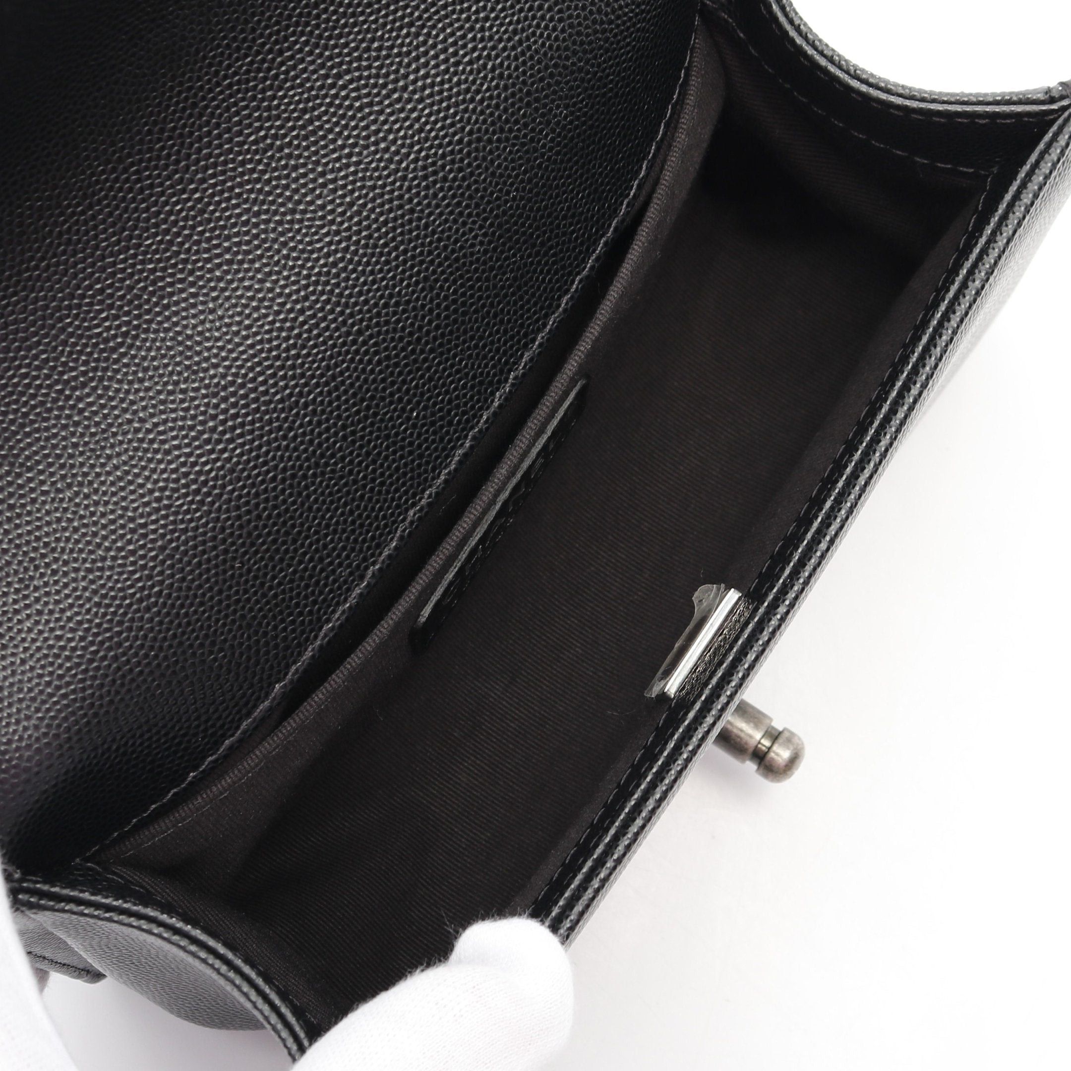 Chanel Chanel Boy Chanel Small Chain Shoulder Bag Caviar Skin Black Antique Silver Hardware Size ONE SIZE - 3 Thumbnail