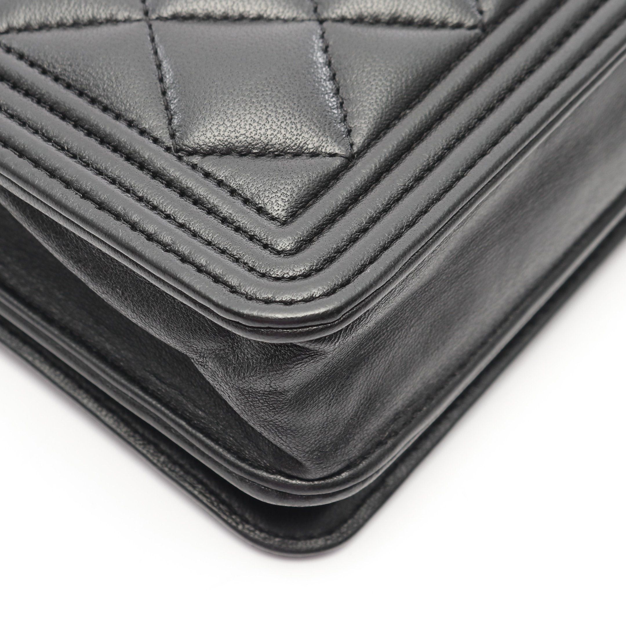 Chanel Chanel Boy Chanel Matelasse Chain Wallet Lambskin Black Gold Hardware Size ONE SIZE - 6 Thumbnail
