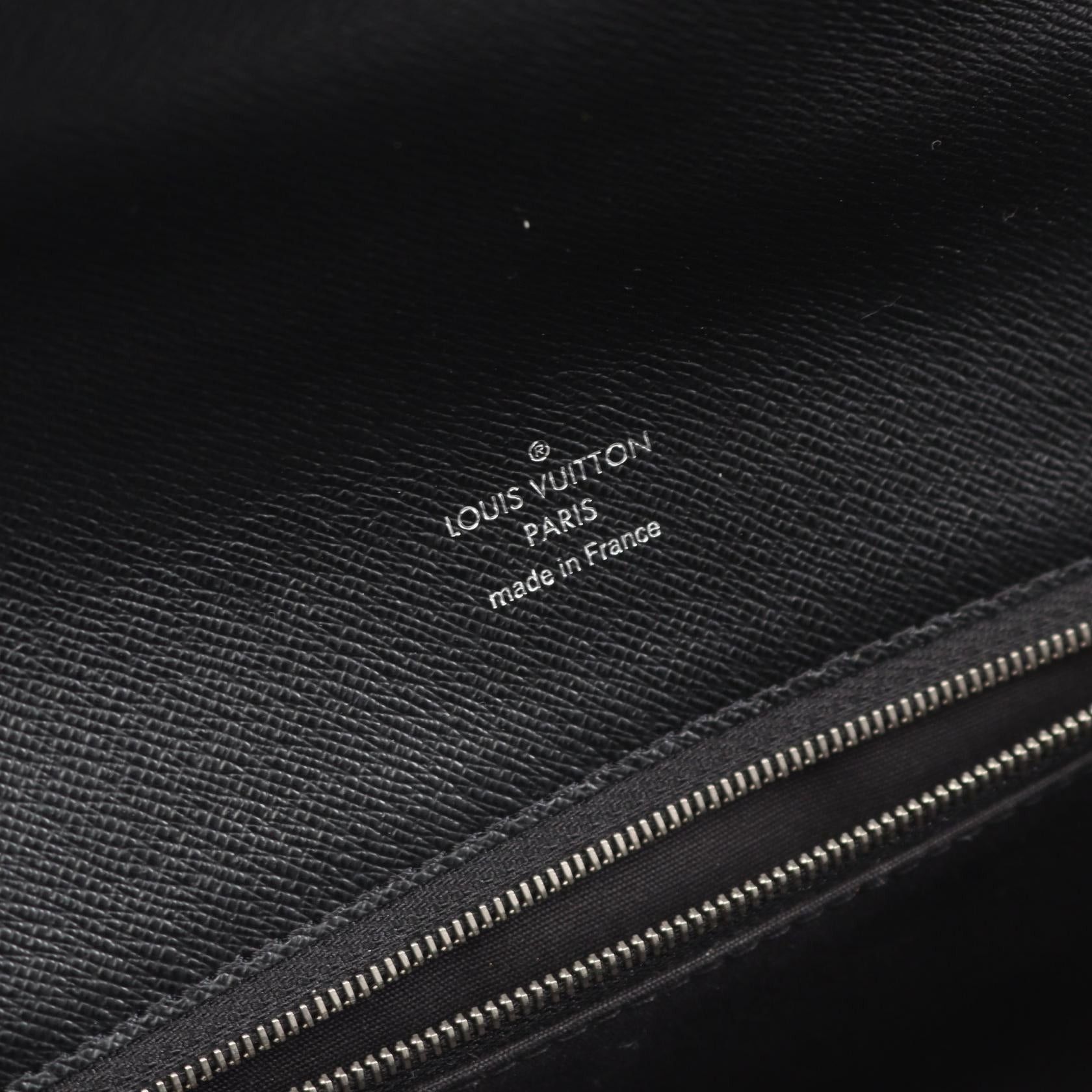 Louis Vuitton Louis Vuitton Clery Handbag Leather Champagne Gold Size ONE SIZE - 4 Thumbnail