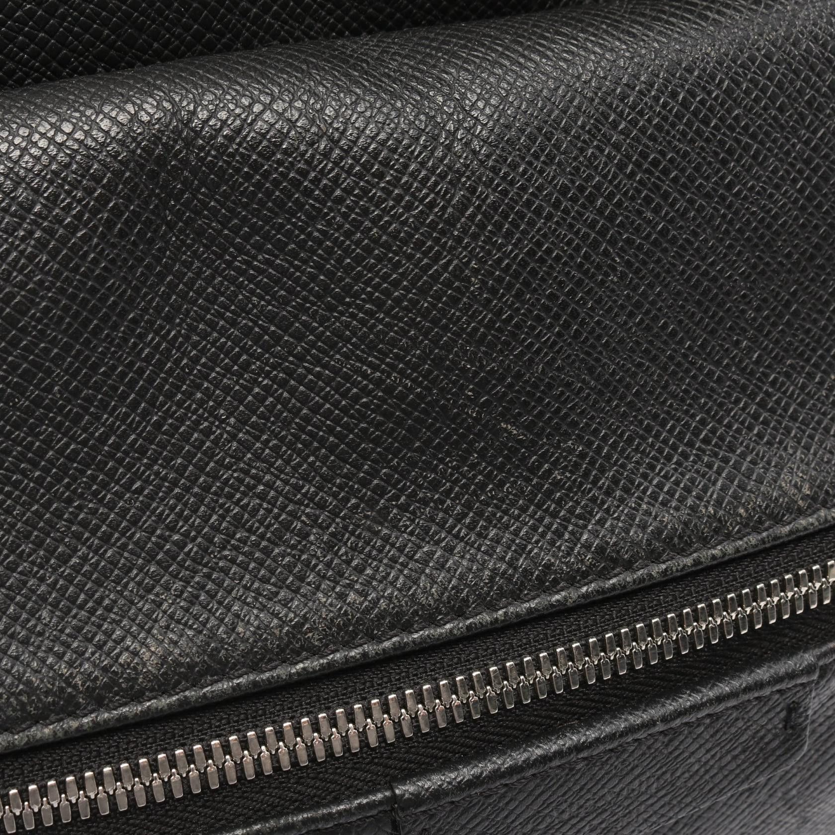 Louis Vuitton Louis Vuitton Discovery Bag Taiga Noir Backpack Rucksack Leather Black Size ONE SIZE - 7 Thumbnail