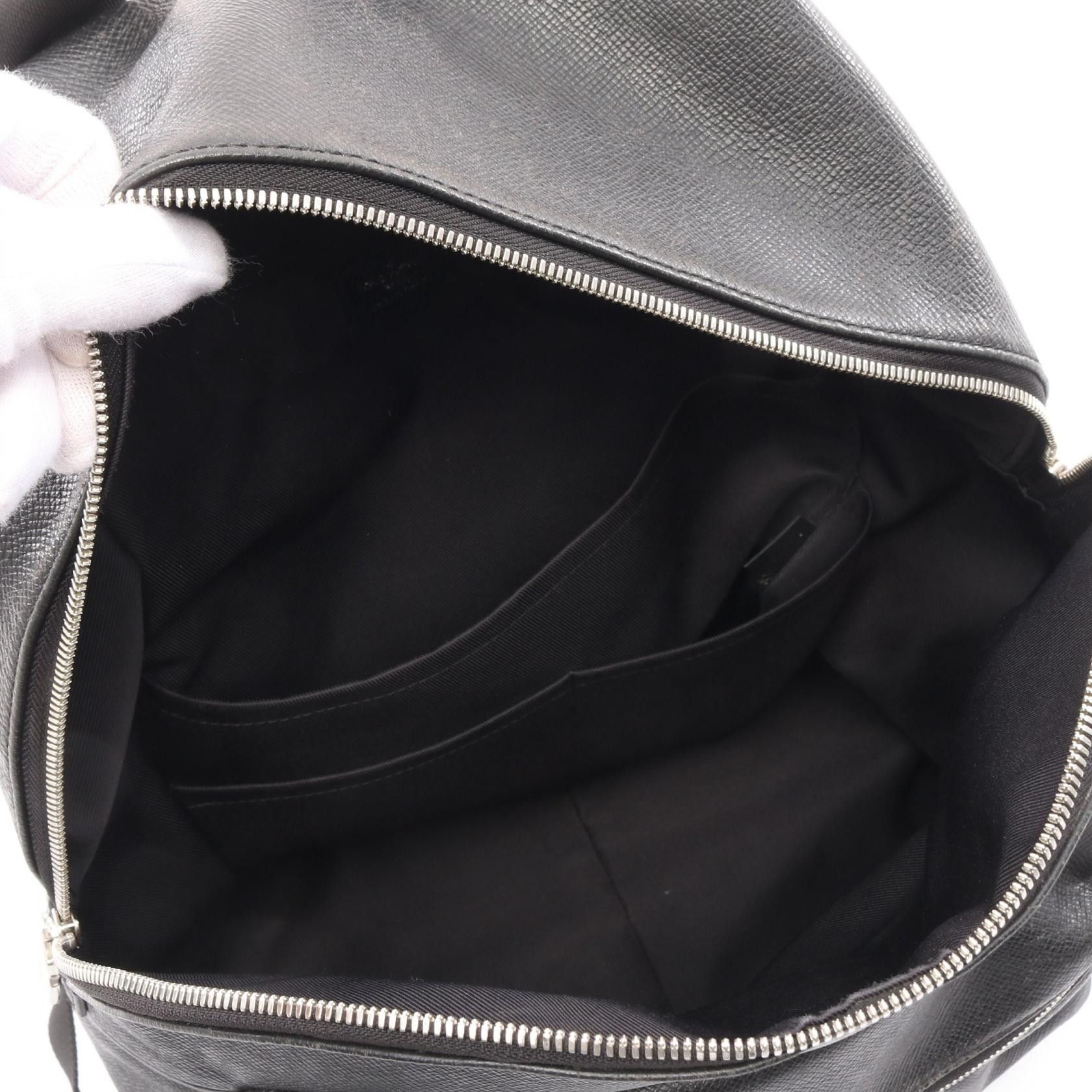 Louis Vuitton Louis Vuitton Discovery Bag Taiga Noir Backpack Rucksack Leather Black Size ONE SIZE - 3 Thumbnail