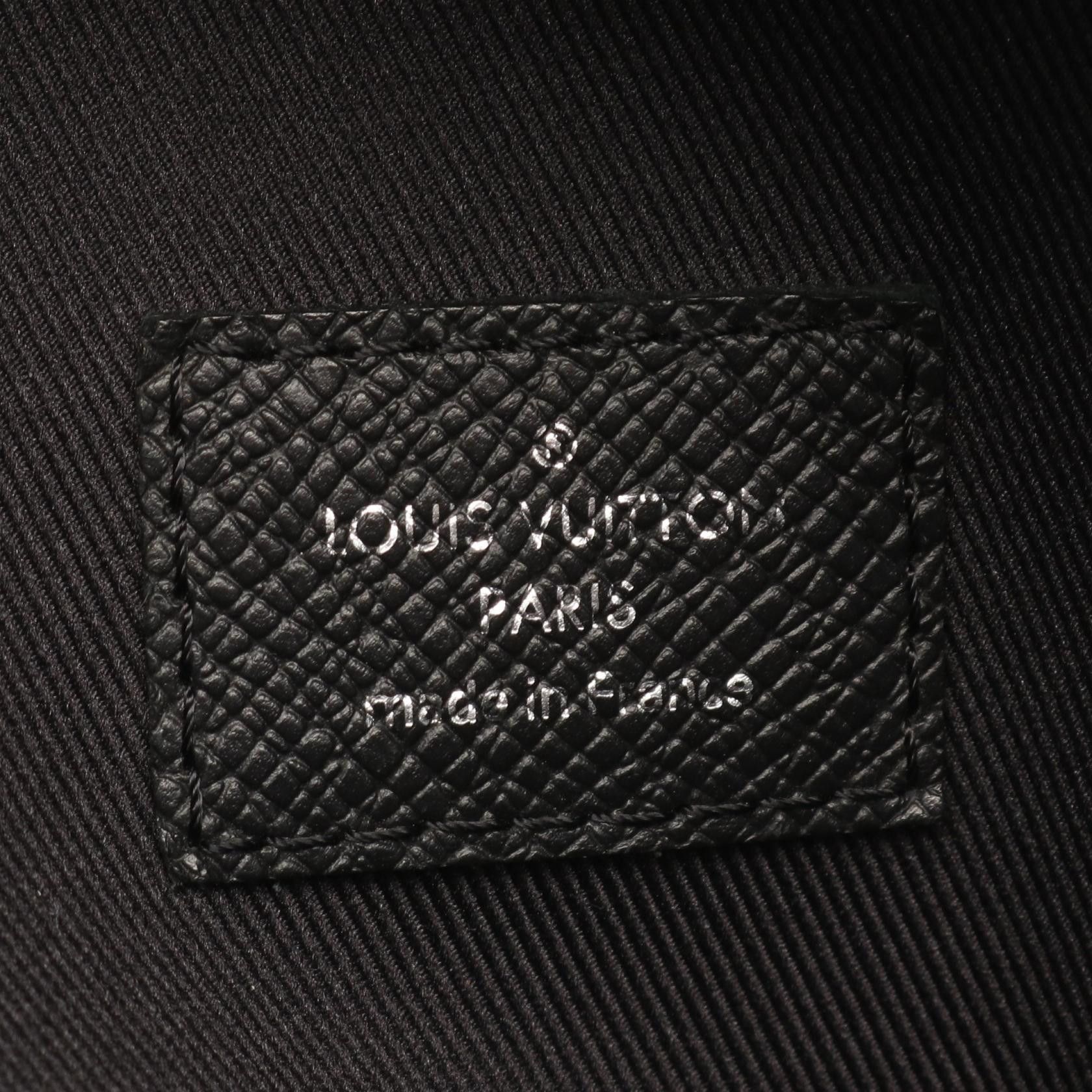 Louis Vuitton Louis Vuitton Discovery Bag Taiga Noir Backpack Rucksack Leather Black Size ONE SIZE - 4 Thumbnail
