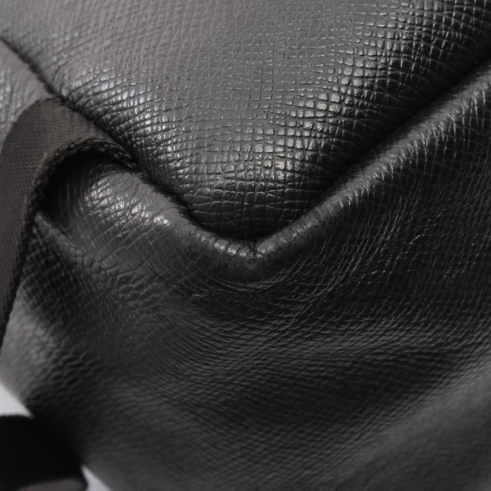 Louis Vuitton Louis Vuitton Discovery Bag Taiga Noir Backpack Rucksack Leather Black Size ONE SIZE - 10 Thumbnail