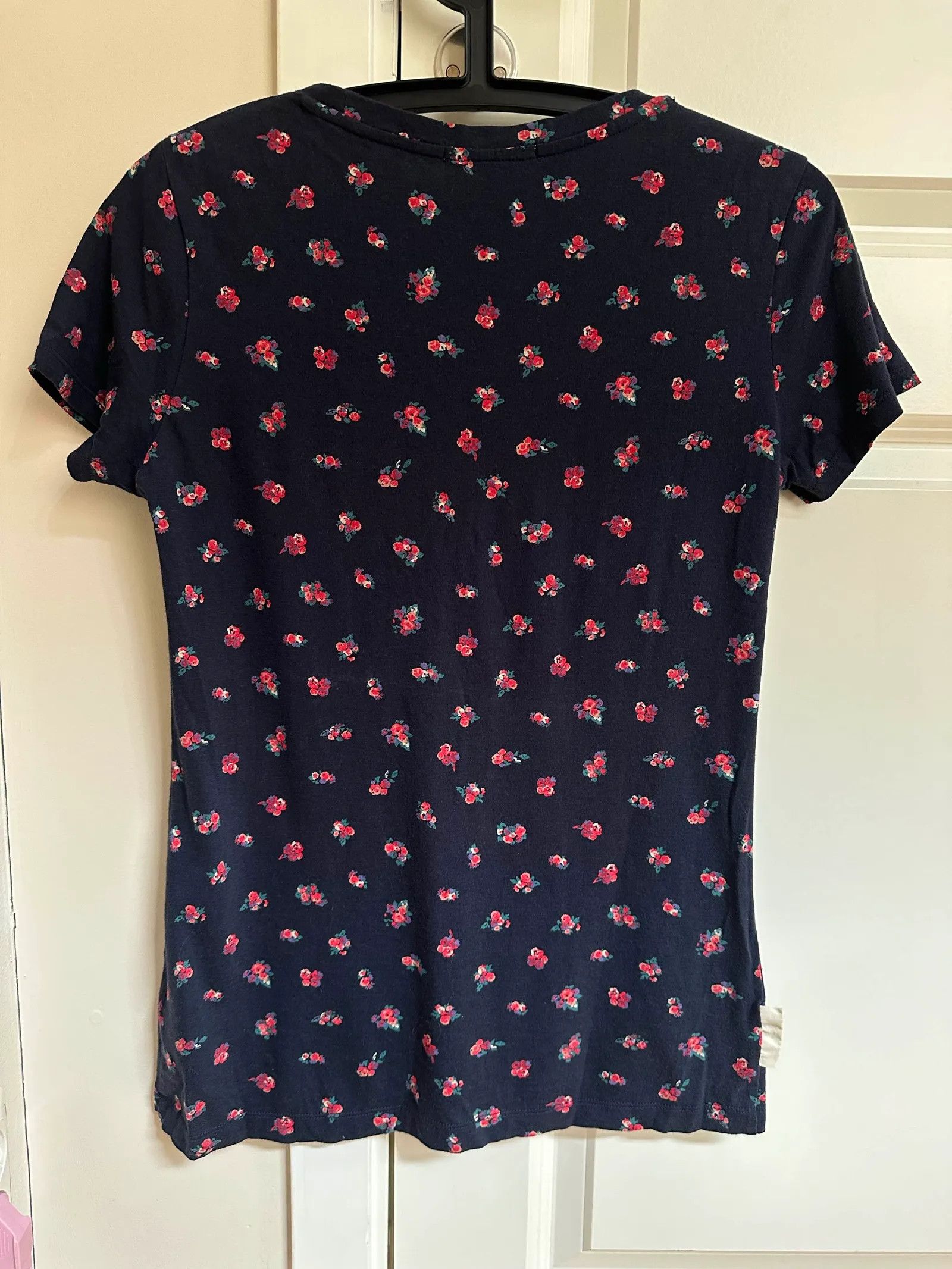 Uniqlo Laura Ashley Exlusive Collection Uniqlo Short Sleeve T-shirt Size S / US 4 / IT 40 - 4 Thumbnail