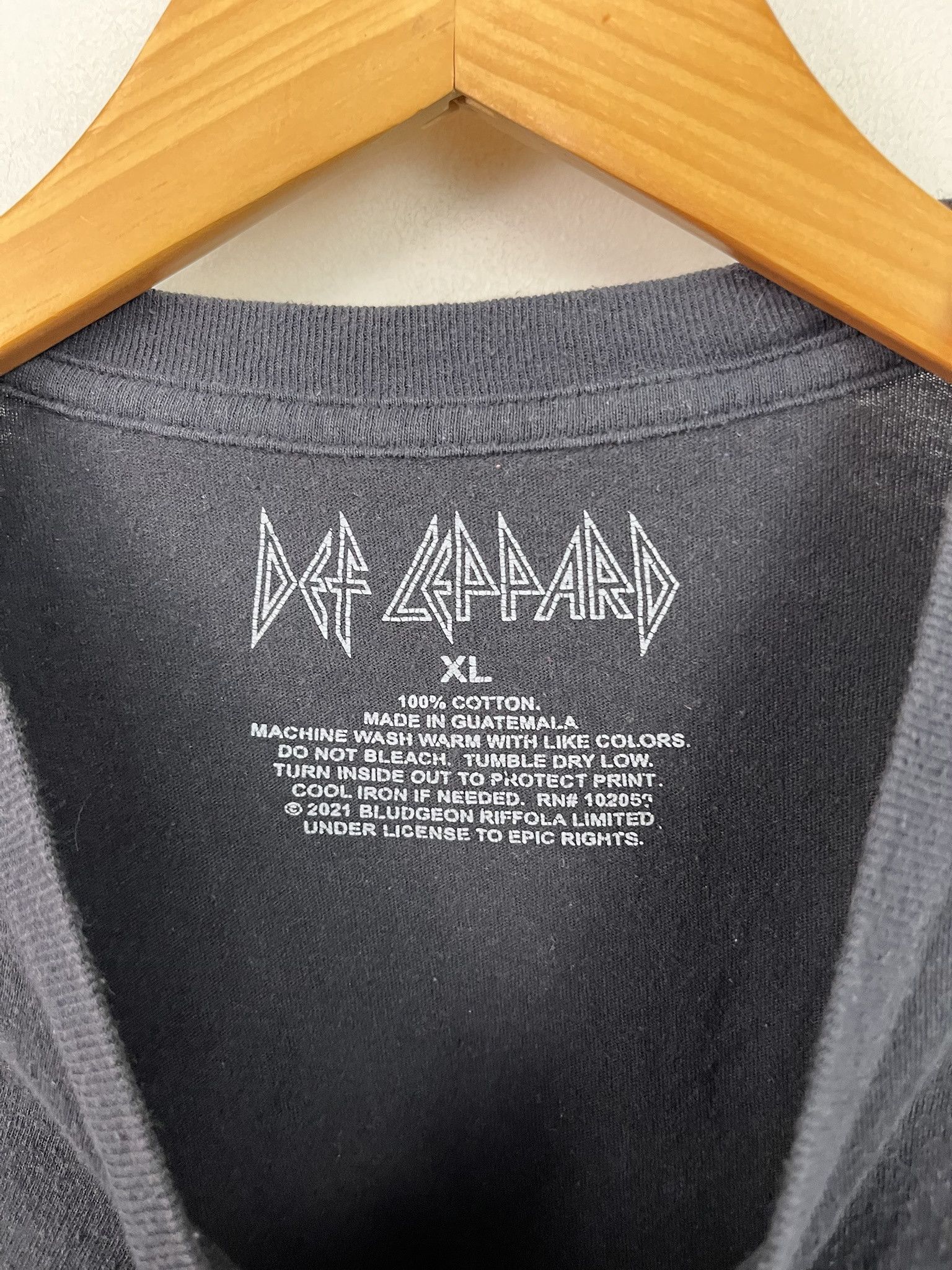 Other Vintage Def Leoppard Retro T Shirt Size XL Size US XL / EU 56 / 4 - 2 Thumbnail