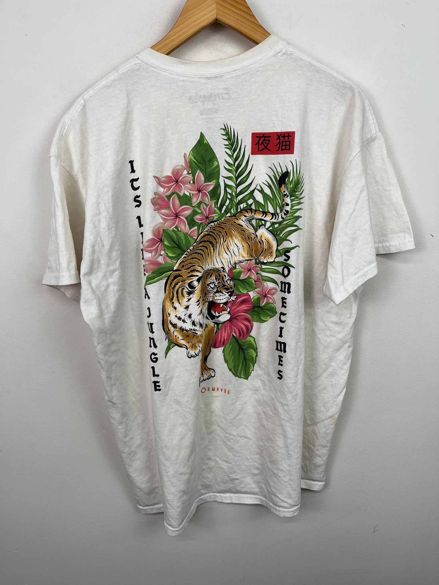 Vintage Empyre Its Like A Jungle Somteimes Tiger Tee Size XL Size US XL / EU 56 / 4 - 2 Thumbnail