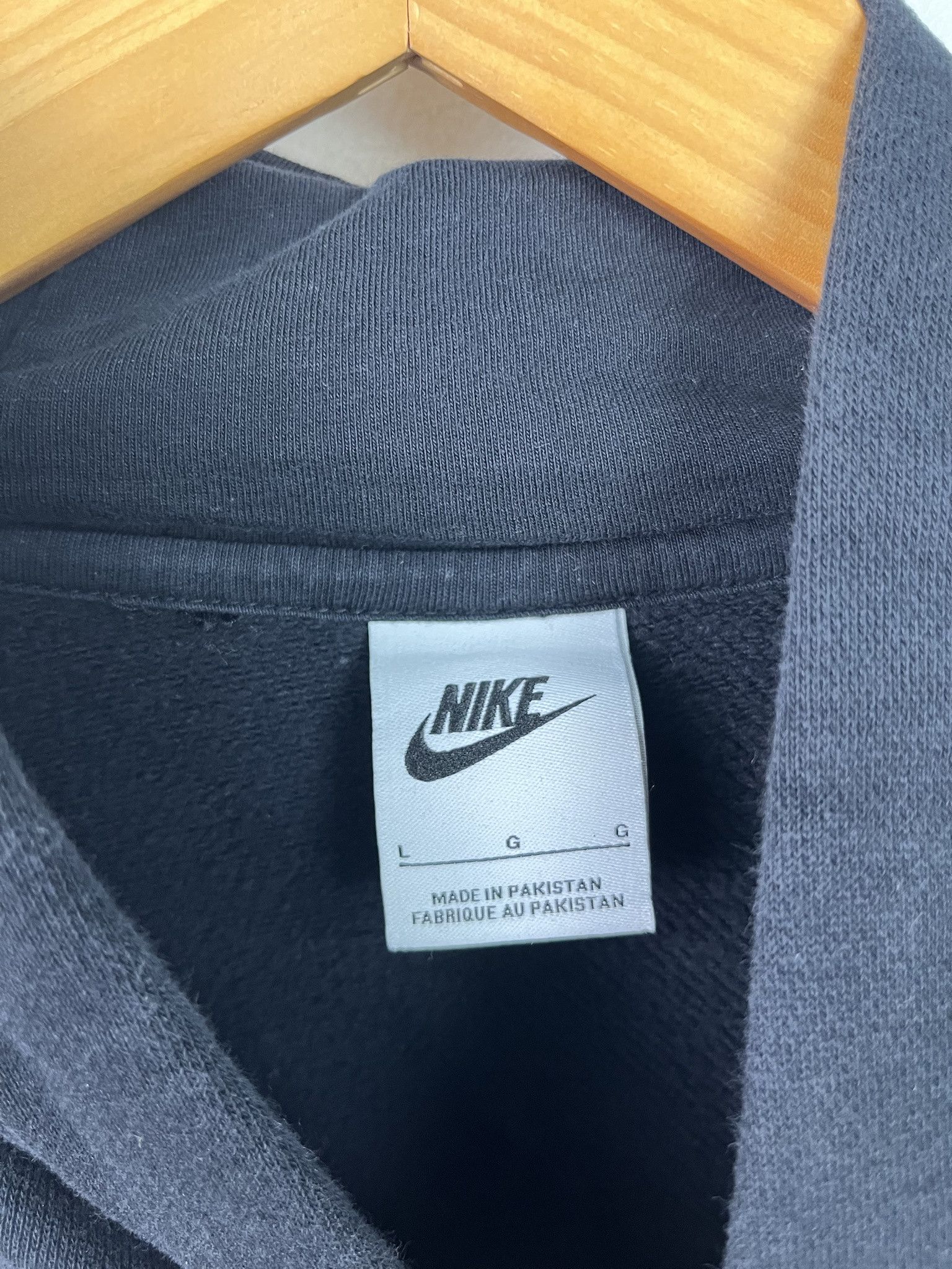 Vintage Vintage Y2K Nike Logo Sweatshirt Size L Size US L / EU 52-54 / 3 - 2 Thumbnail