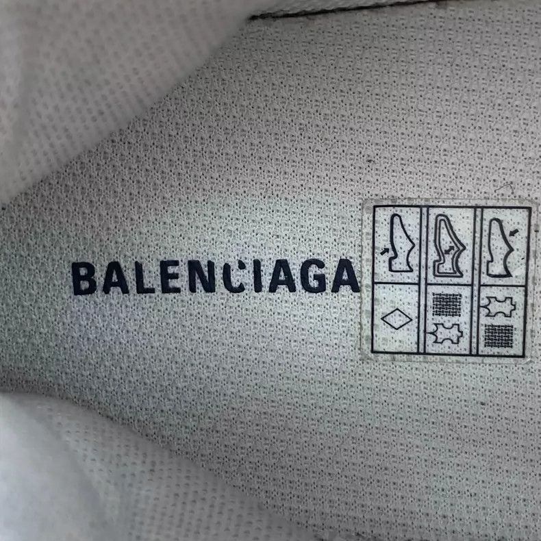 Balenciaga Balenciaga Triple S Dad Sneakers Size 37 Size US 6 / IT 36 - 7 Thumbnail