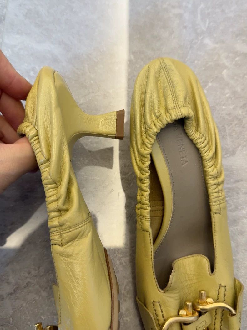 Bottega Veneta BV Madame Series Lock Mule Shoes in Cream Yellow Size US 8 / IT 38 - 5 Thumbnail