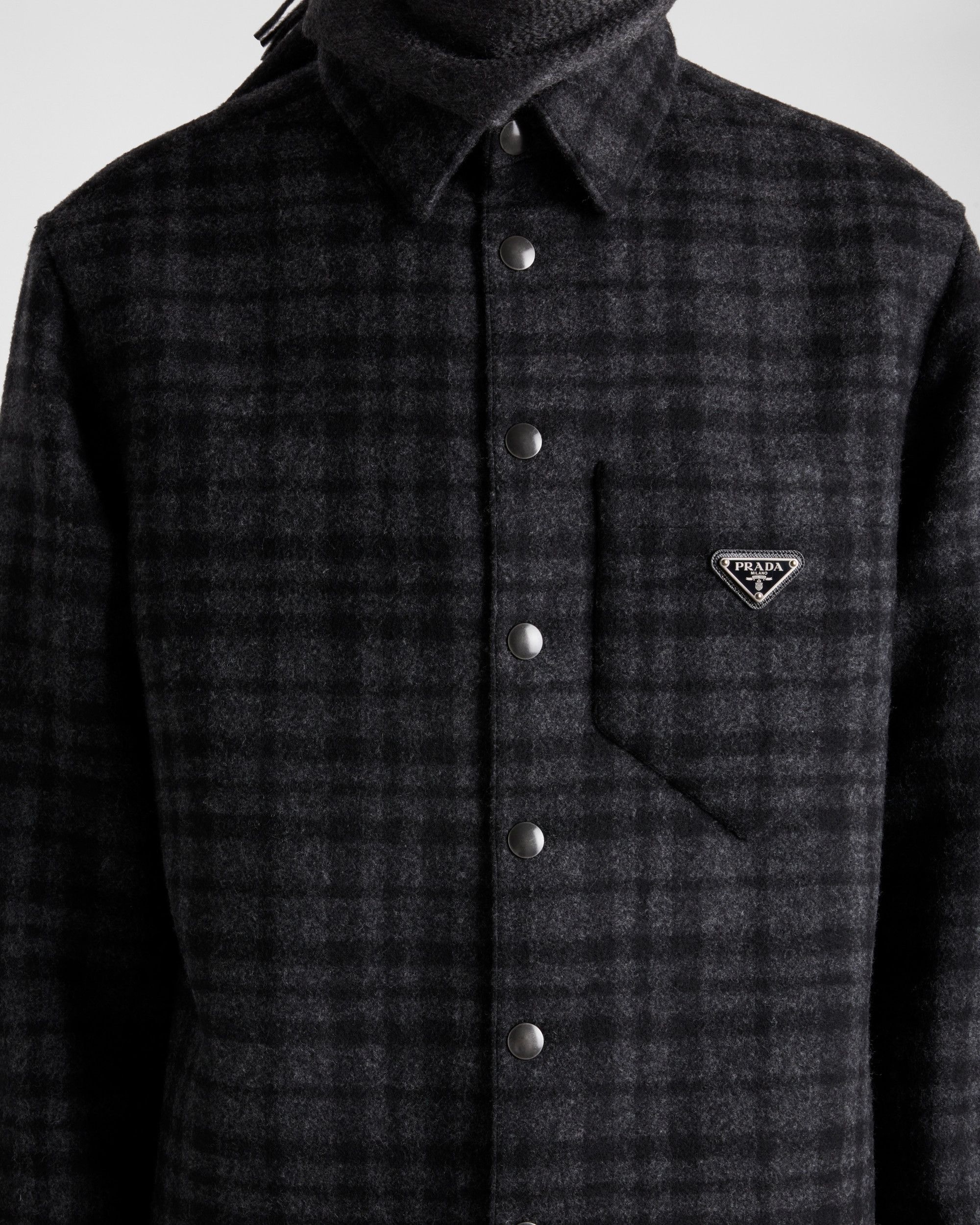 Prada Virgin Wool Checked Shirt Jacket with logo Size US M / EU 48-50 / 2 - 3 Thumbnail