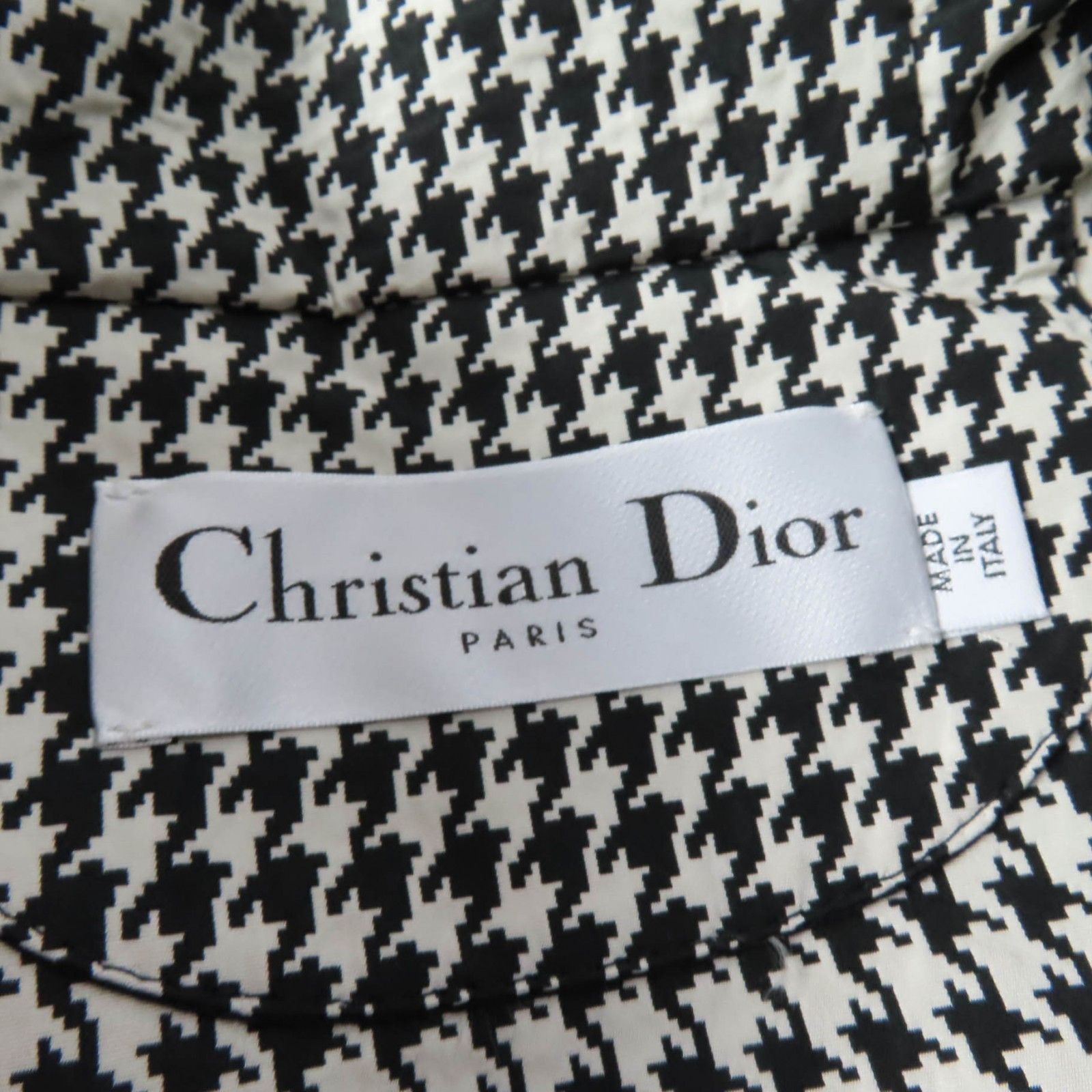 Dior Dior Christian Dior Blouson anorak Polyester Jacket Others Outerwear 017C10A2856 DUTY FREE for USA Size ONE SIZE - 9 Thumbnail