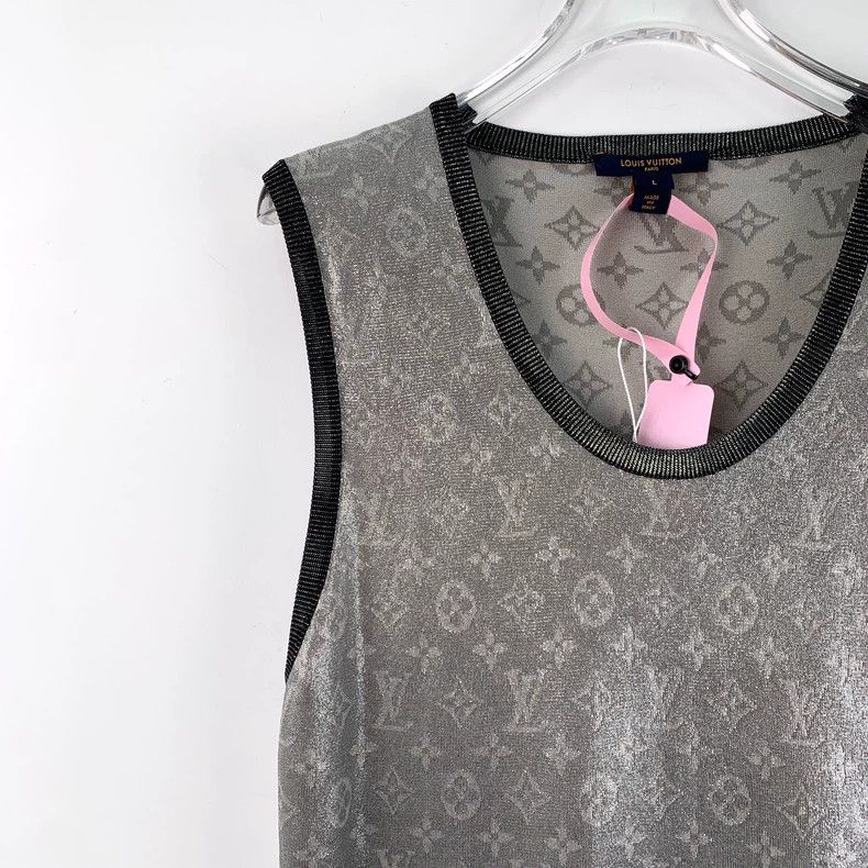 Louis Vuitton Louis Vuitton Sleeveless Logo Print Top Size US L / EU 52-54 / 3 - 3 Thumbnail