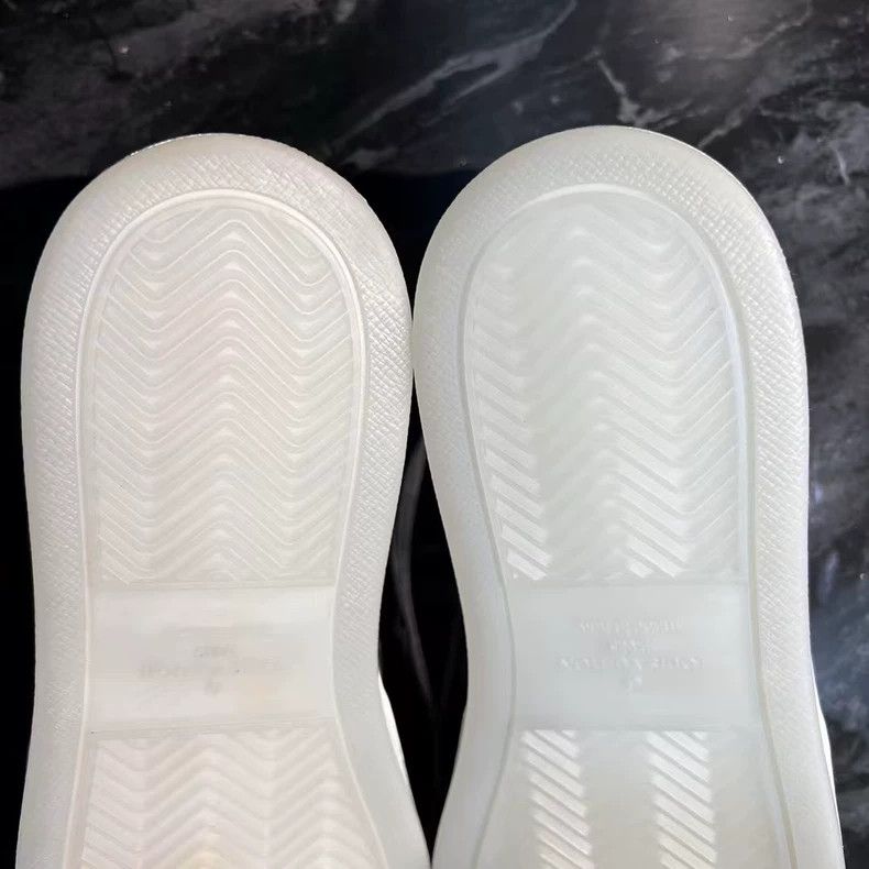 Louis Vuitton Louis Vuitton Mirror Silver Low Top Sneakers Size US 9 / EU 42 - 6 Thumbnail