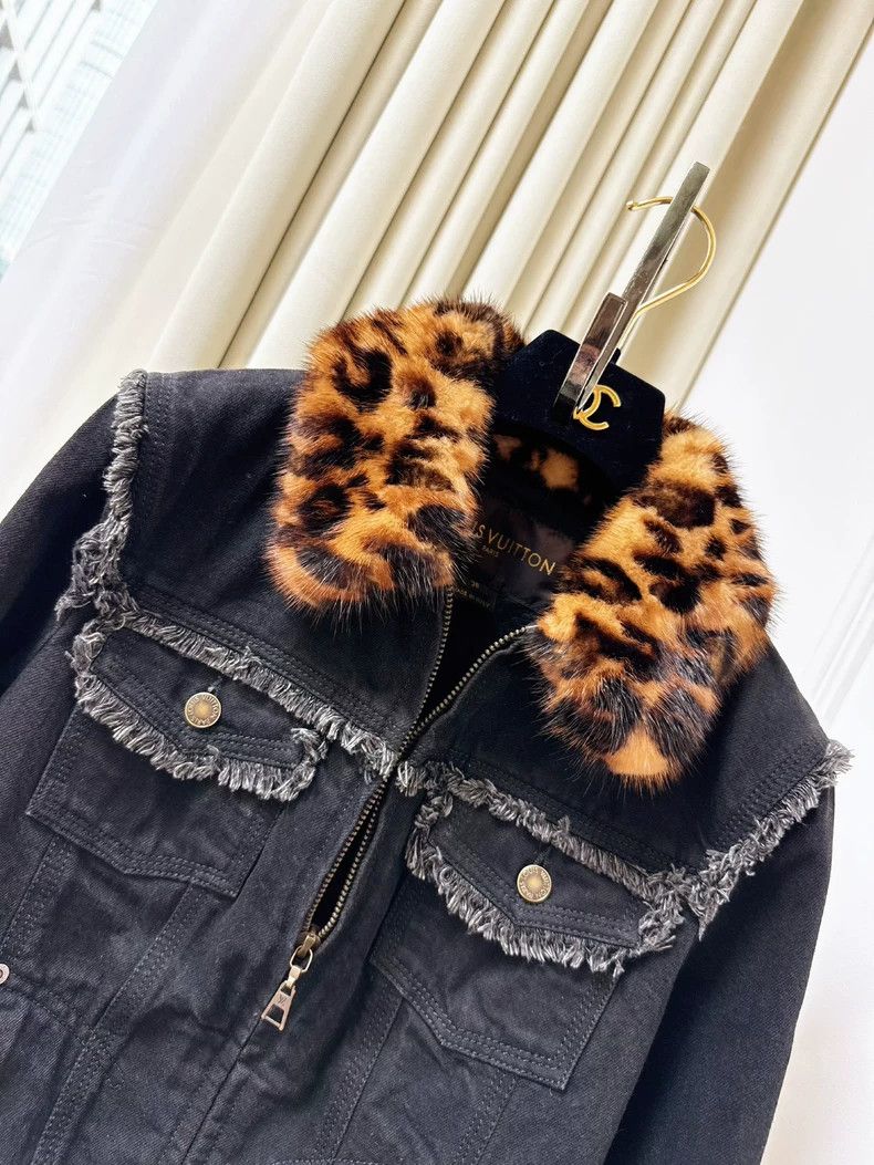 Louis Vuitton LV Leopard Print Denim Jacket with Fur Collar Size US M / EU 48-50 / 2 - 3 Thumbnail