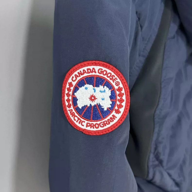 Canada Goose Canada Goose Hooded Down Jacket for Men Size US M / EU 48-50 / 2 - 6 Thumbnail