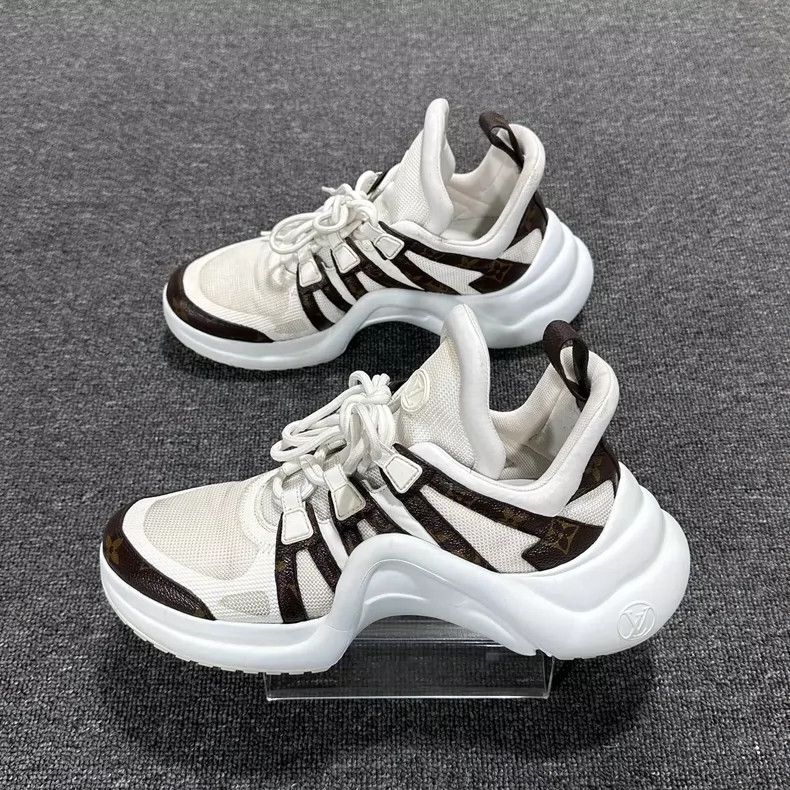 Louis Vuitton Louis Vuitton Dad Sneakers in White and Brown Size US 10 / EU 43 - 3 Thumbnail