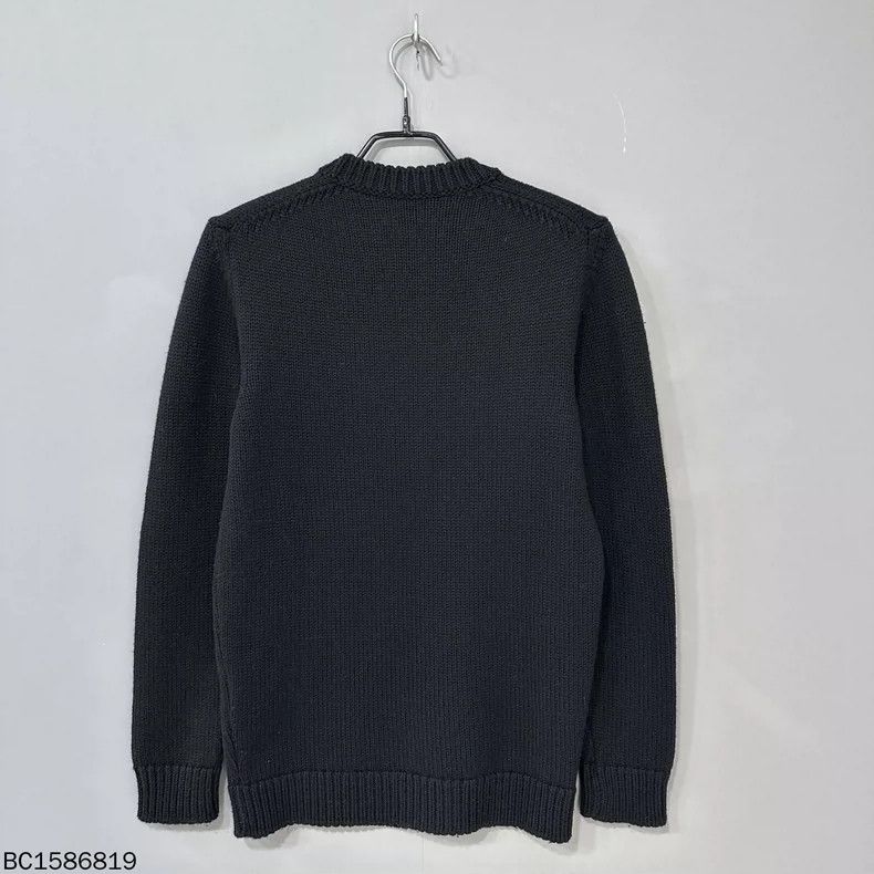 FENDI Logo Knitted Sweater in Black