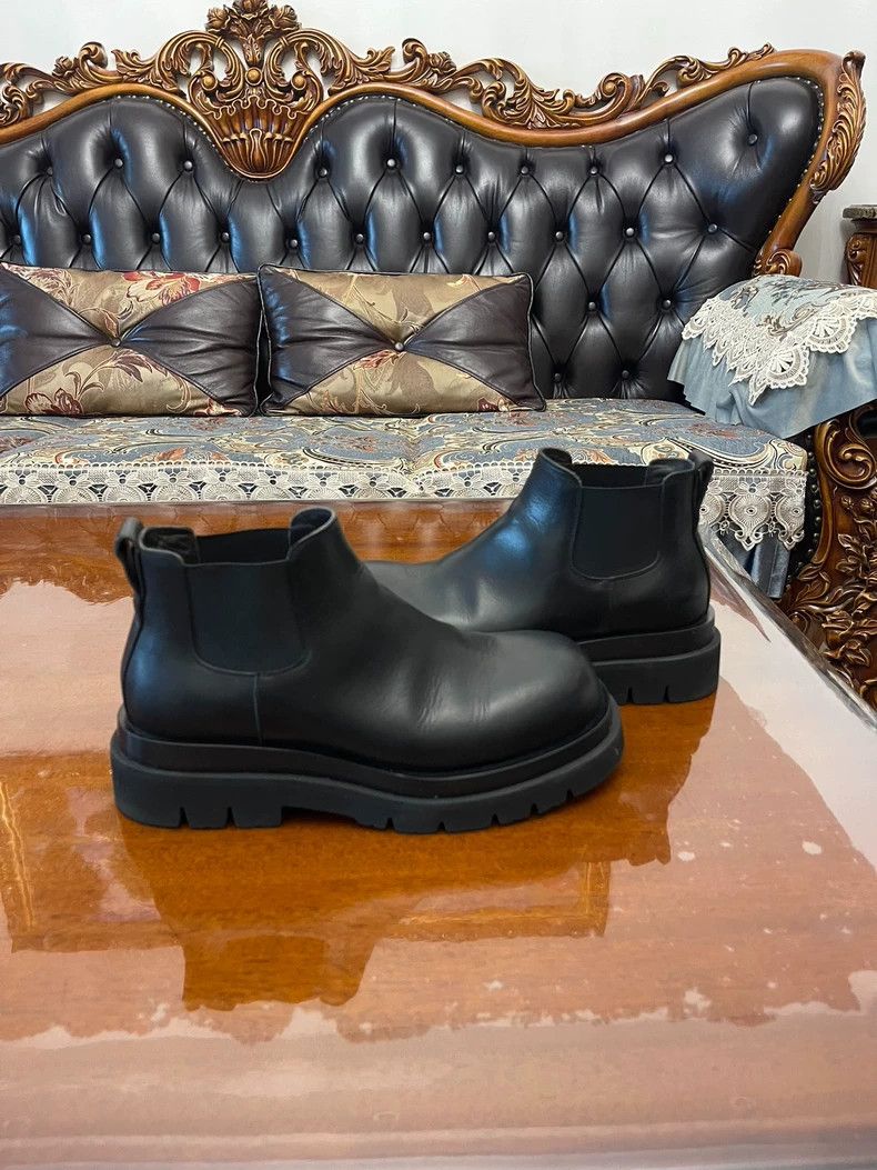 Bottega Veneta Bottega Veneta Men's Classic Black Chelsea Boots Size US 9 / EU 42 - 2 Thumbnail