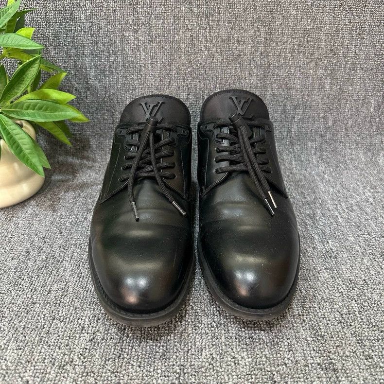 Louis Vuitton Louis Vuitton Men's Black Leather Dress Shoes Size US 9 / EU 42 - 2 Thumbnail