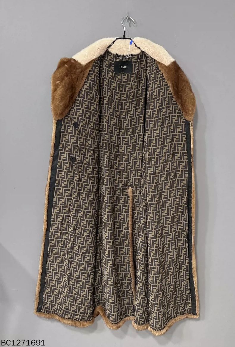 Fendi Long Brown Fur Coat with White Trim Size US L / EU 52-54 / 3 - 6 Thumbnail