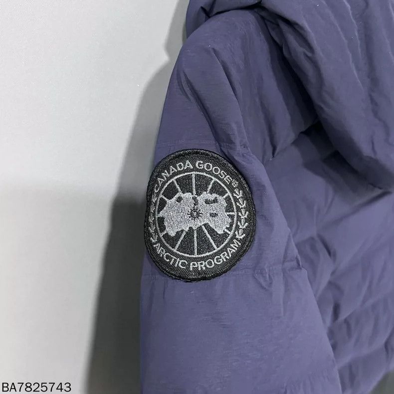 Canada Goose Canada Goose HyBridge Puffer Jacket Size US XS / EU 42 / 0 - 4 Thumbnail