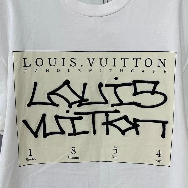 Louis Vuitton Louis Vuitton Embroidered Short Sleeve T-Shirt Size US S / EU 44-46 / 1 - 5 Thumbnail