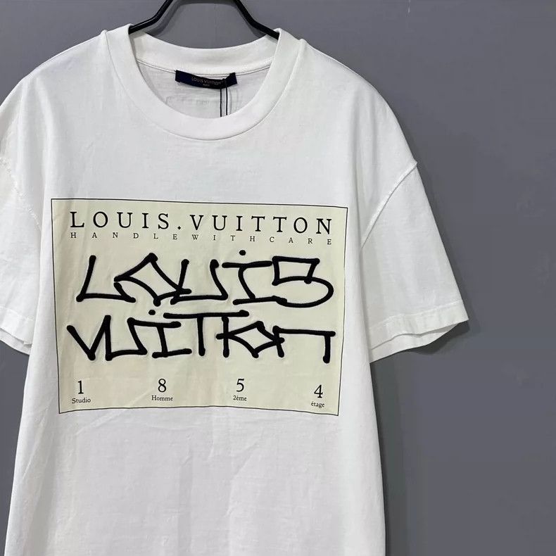 Louis Vuitton Louis Vuitton Embroidered Short Sleeve T-Shirt Size US S / EU 44-46 / 1 - 2 Thumbnail