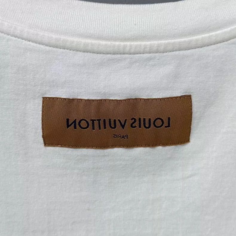 Louis Vuitton Louis Vuitton Embroidered Short Sleeve T-Shirt Size US S / EU 44-46 / 1 - 7 Thumbnail