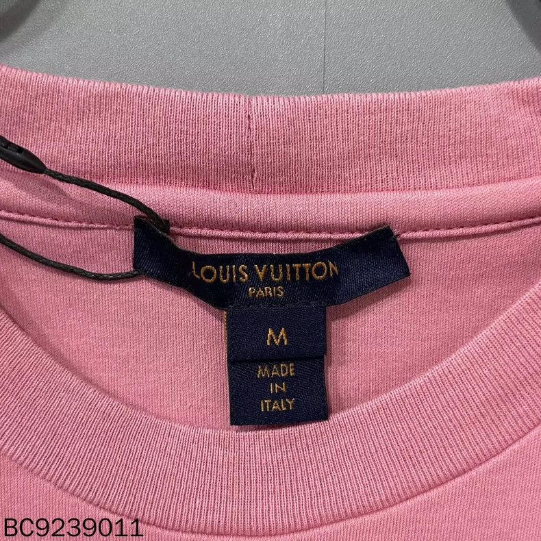Louis Vuitton Louis Vuitton Pink Short Sleeve T-Shirt Size US M / EU 48-50 / 2 - 5 Thumbnail