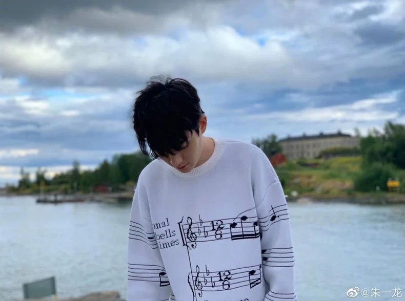 Louis Vuitton Louis Vuitton Music Note Knit Sweater-yf Size US XS / EU 42 / 0 - 6 Thumbnail