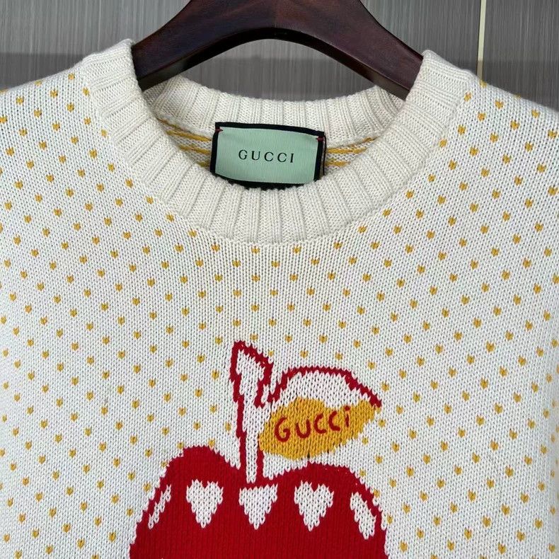 Gucci Gucci Apple Heart Sweater Size XL-yf Size US XL / EU 56 / 4 - 3 Thumbnail