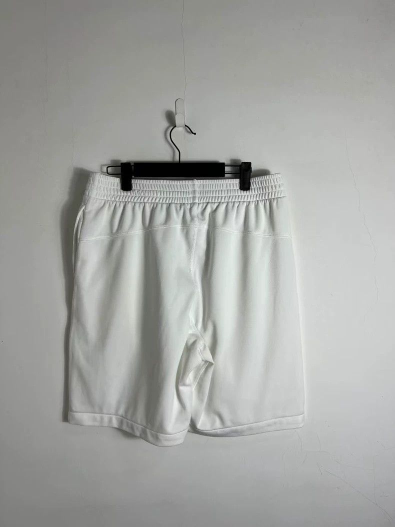 Burberry Burberry Embroidered Shorts Size M-yf Size US 31 - 2 Thumbnail