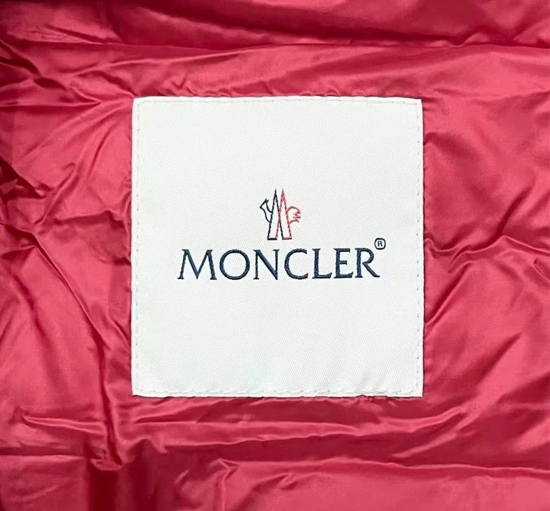 Moncler Moncler Red Logo Puffer Vest for Men-yf Size US M / EU 48-50 / 2 - 5 Thumbnail