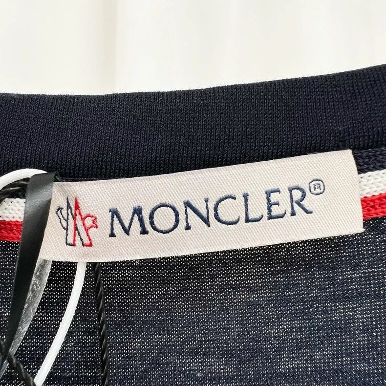 Moncler Moncler Embroidered Logo Pocket Short Sleeve T-Shirt-yf Size US S / EU 44-46 / 1 - 6 Thumbnail