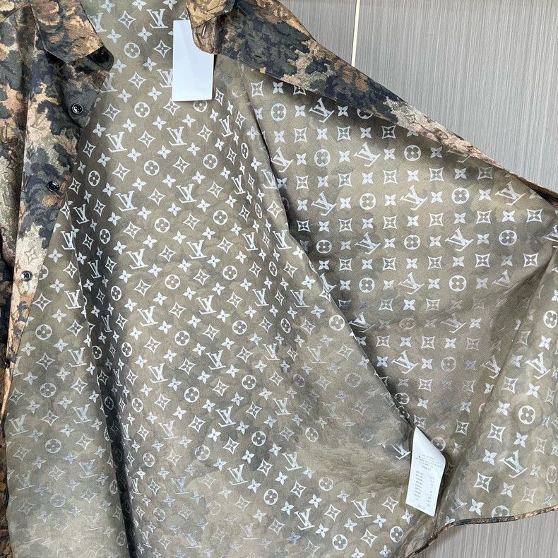 Louis Vuitton Louis Vuitton Printed Long Sleeve Shirt-yf Size US L / EU 52-54 / 3 - 5 Thumbnail