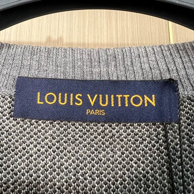 Louis Vuitton Louis Vuitton Knitted Sweater with Design-yf Size US L / EU 52-54 / 3 - 6 Thumbnail