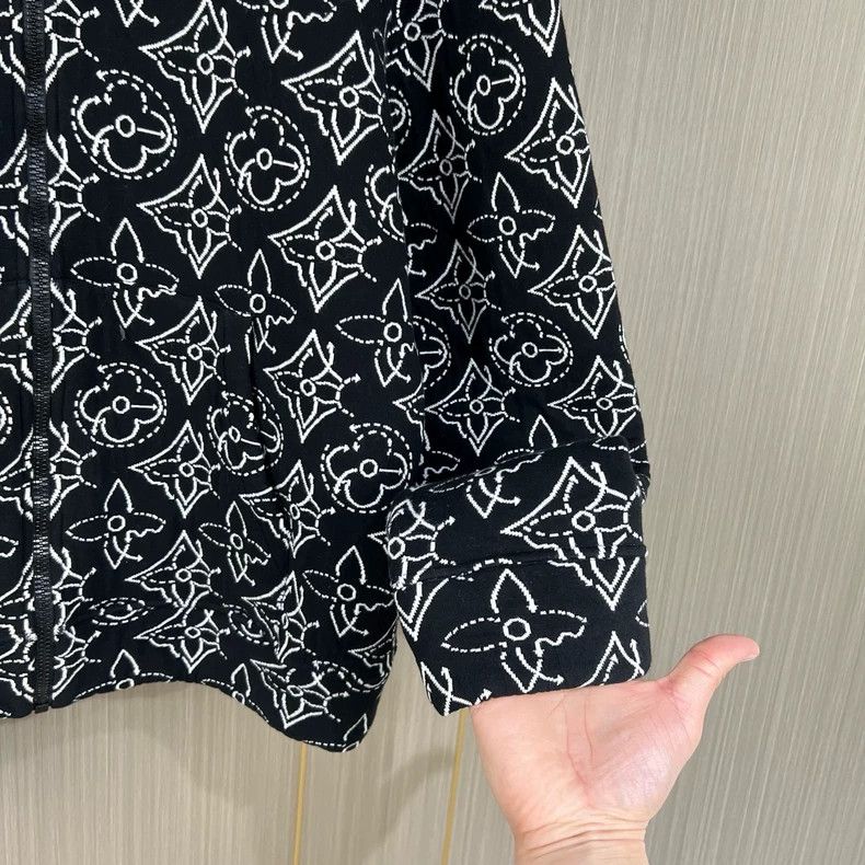 Louis Vuitton Louis Vuitton Black and White Knit Zip Jacket-yf Size US L / EU 52-54 / 3 - 4 Thumbnail