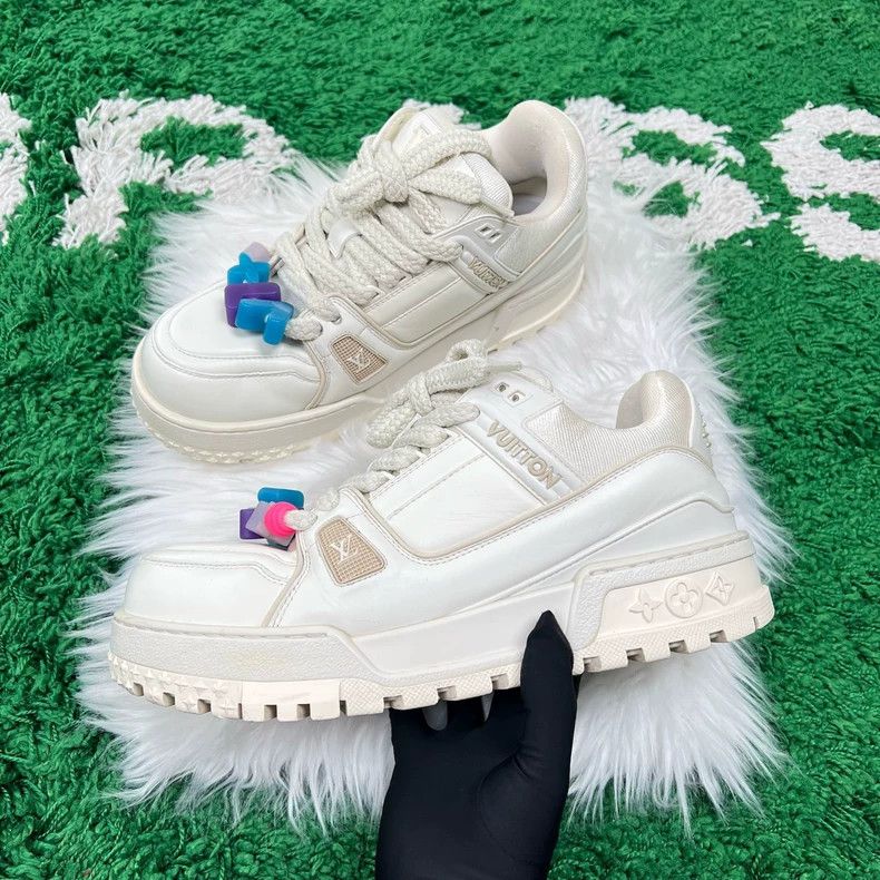 Louis Vuitton Louis Vuitton White Trainer Casual Sneakers-yf Size US 8.5 / EU 41-42 - 2 Thumbnail