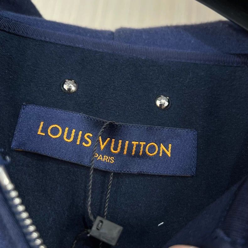 Louis Vuitton Louis Vuitton Hoodie with Small Logo-yf Size US XS / EU 42 / 0 - 6 Thumbnail