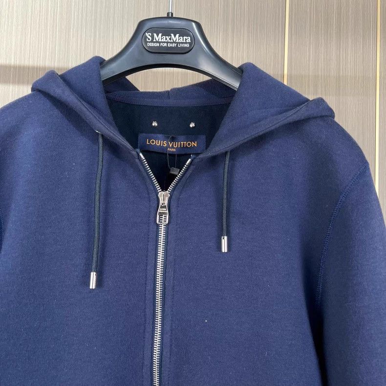 Louis Vuitton Louis Vuitton Hoodie with Small Logo-yf Size US XS / EU 42 / 0 - 5 Thumbnail