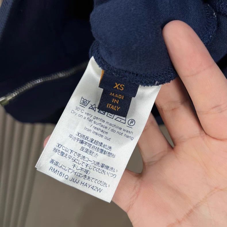 Louis Vuitton Louis Vuitton Hoodie with Small Logo-yf Size US XS / EU 42 / 0 - 7 Thumbnail