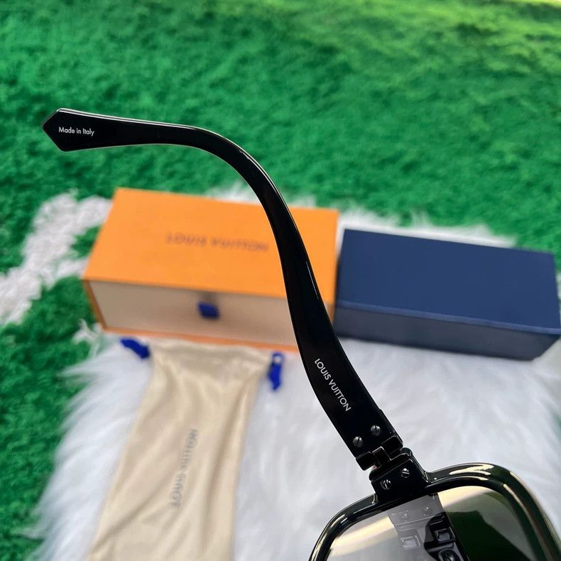 Louis Vuitton Louis Vuitton Pilot Sunglasses with Case-yf Size ONE SIZE - 7 Thumbnail