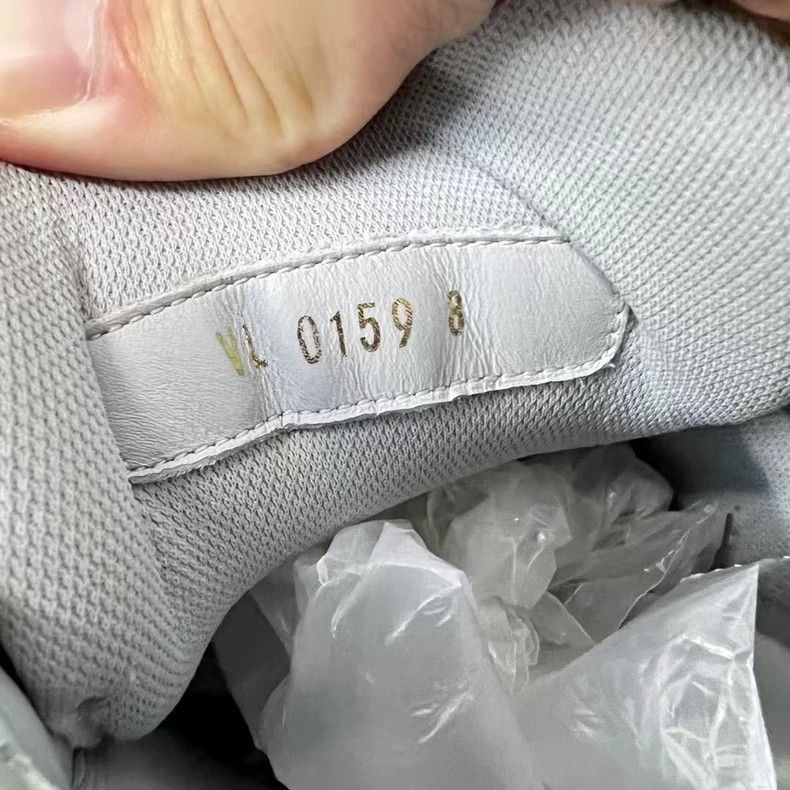 Louis Vuitton Louis Vuitton White Trainer Sneakers Size 8-yf Size US 8 / EU 41 - 6 Thumbnail
