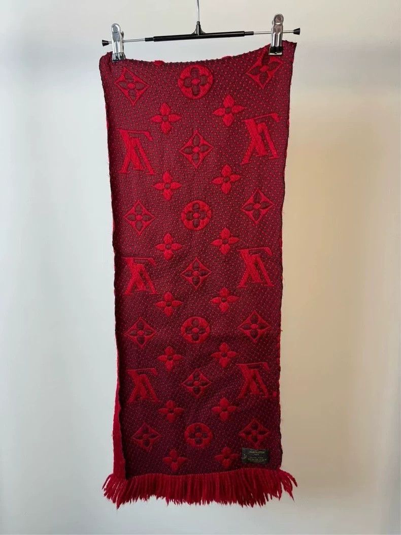 Louis Vuitton Louis Vuitton Red Scarf with Logo Design-yf Size ONE SIZE - 2 Thumbnail