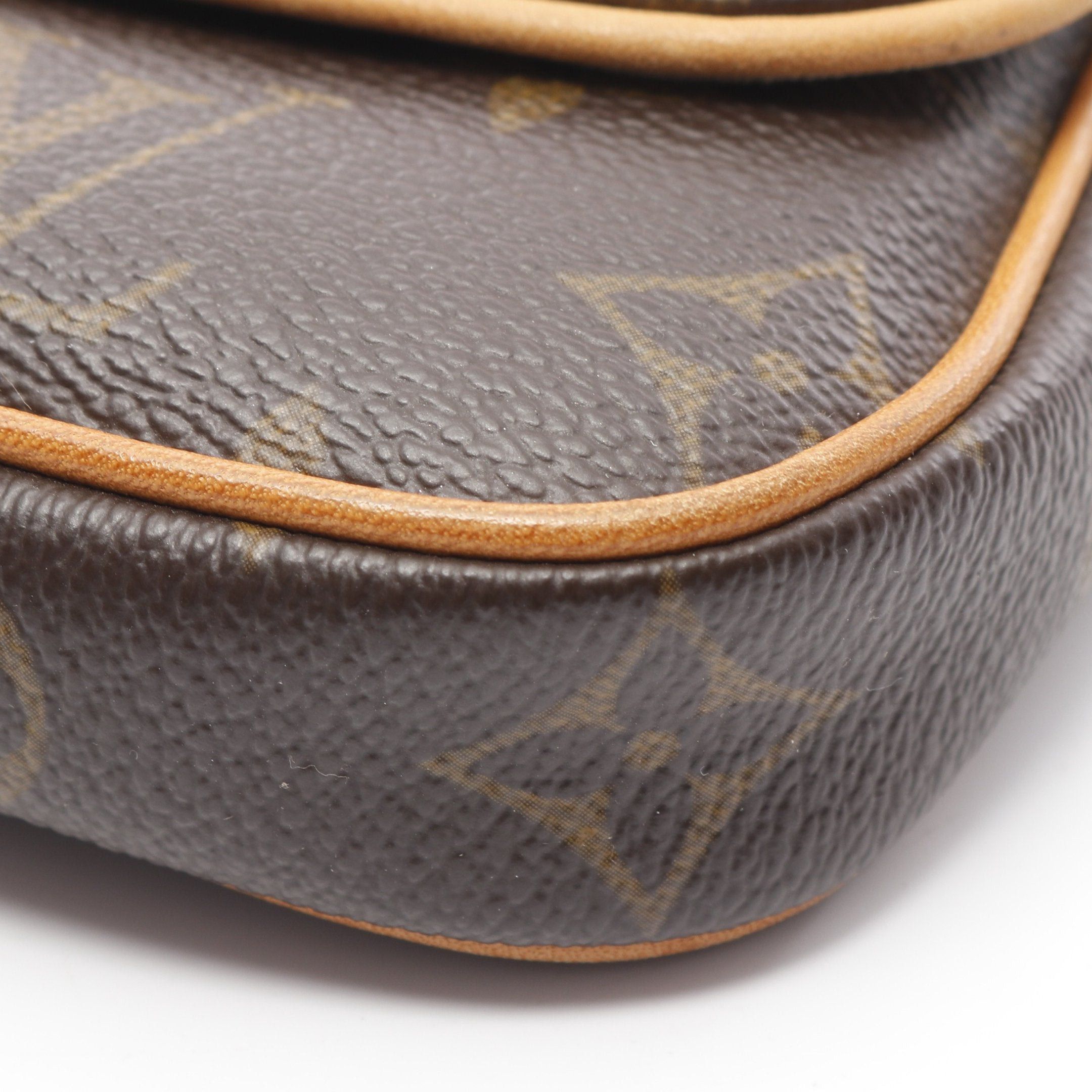 Louis Vuitton Louis Vuitton Pochette Cancun Monogram Shoulder Bag Leather Brown Size ONE SIZE - 8 Thumbnail
