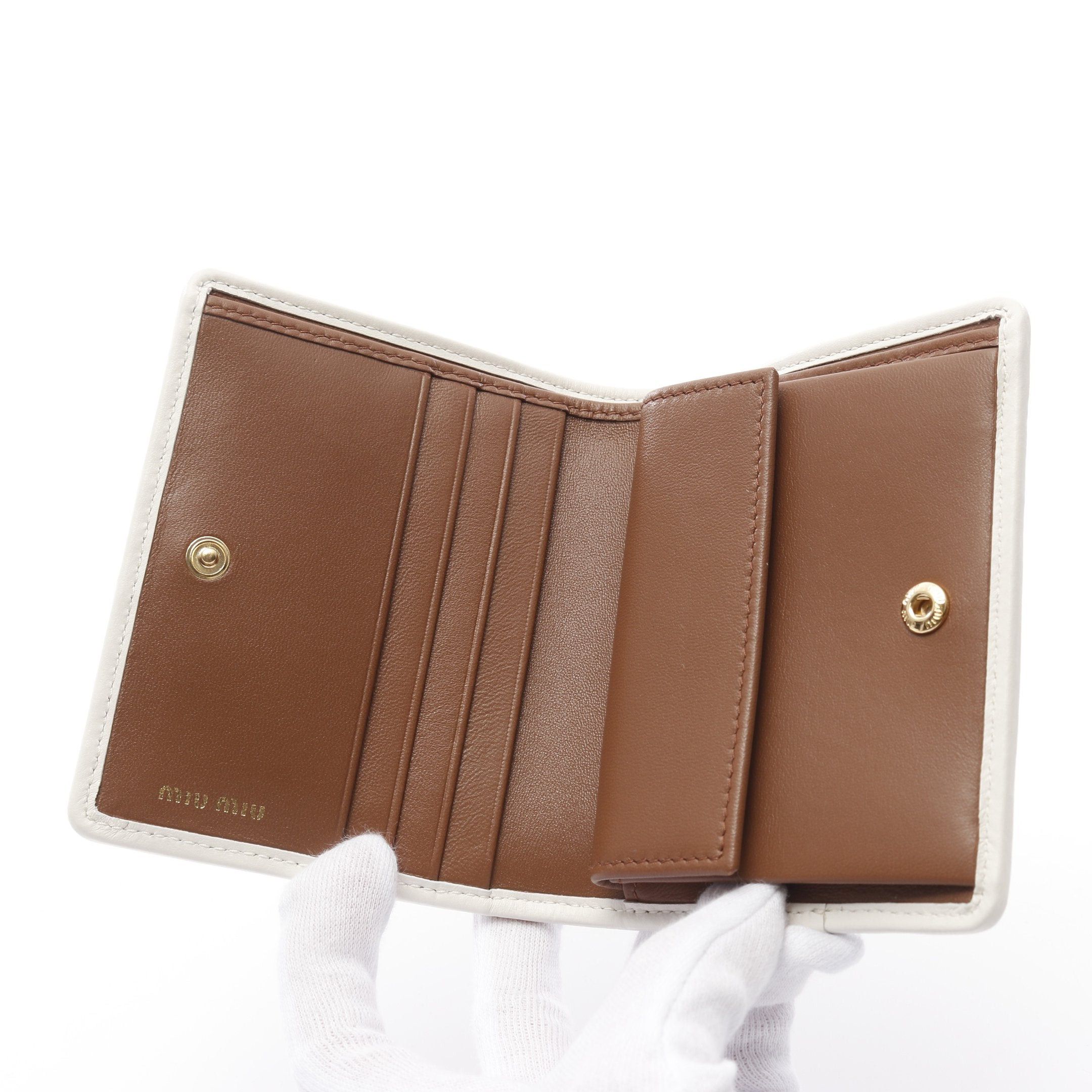 Miu Miu Miu Miu Matelasse Bi-Fold Wallet Leather Black White Size ONE SIZE - 3 Thumbnail
