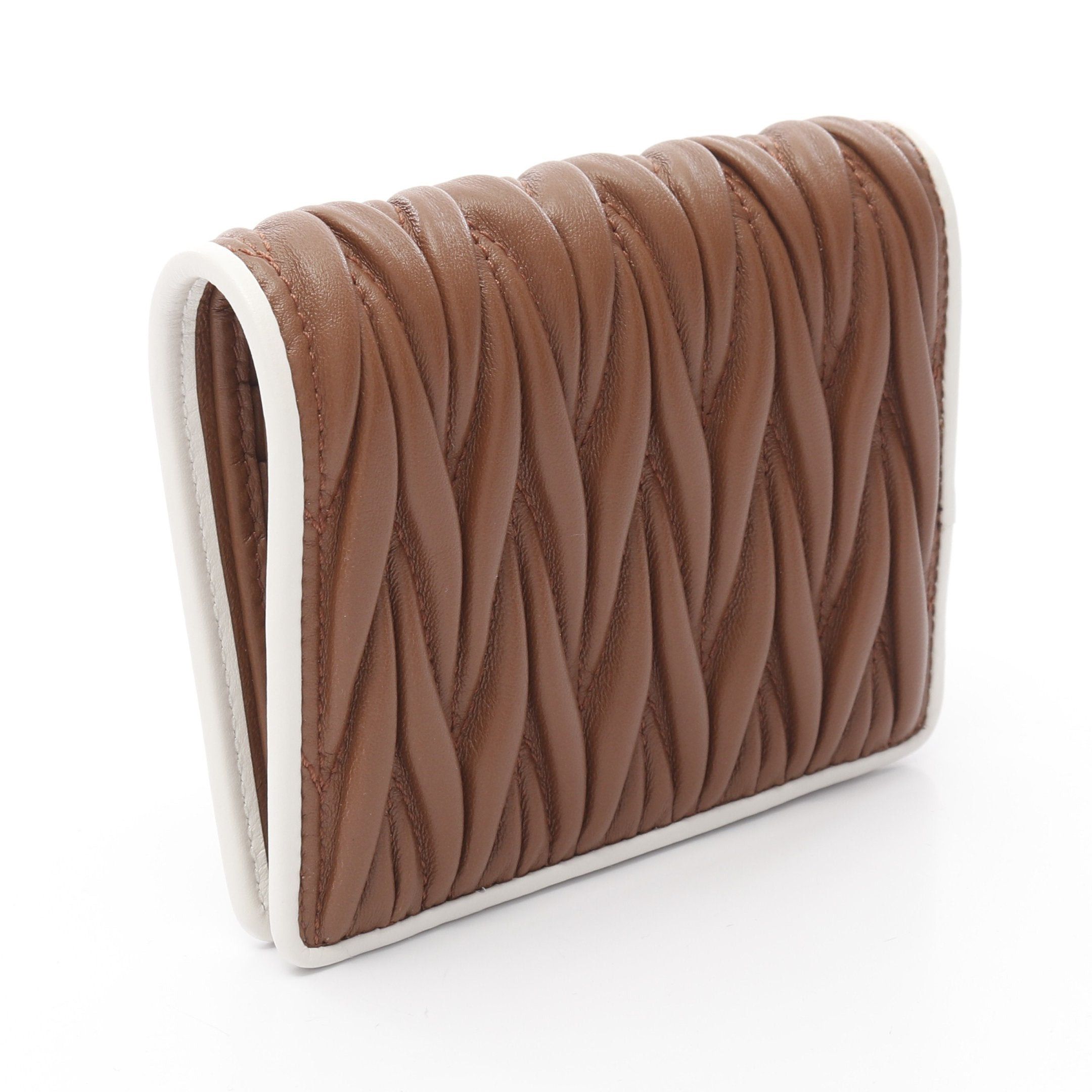 Miu Miu Miu Miu Matelasse Bi-Fold Wallet Leather Black White Size ONE SIZE - 2 Thumbnail