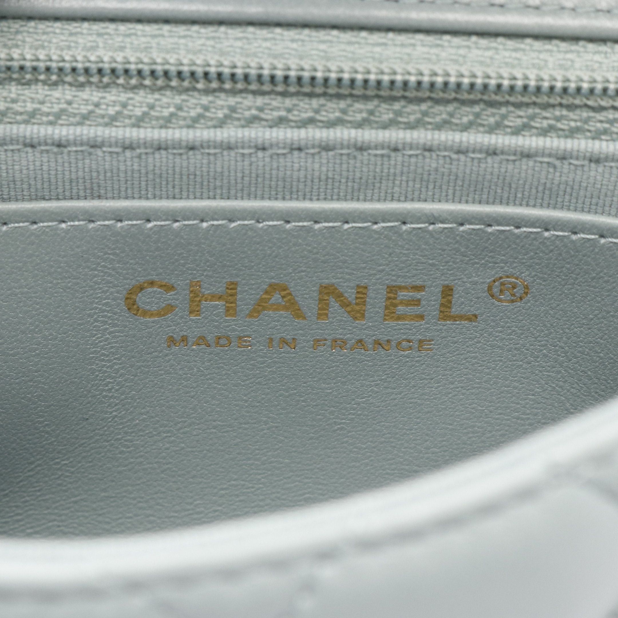 Chanel Chanel Mini Matelasse Chain Shoulder Bag Lambskin Blue Gray Gold Hardware Size ONE SIZE - 4 Thumbnail