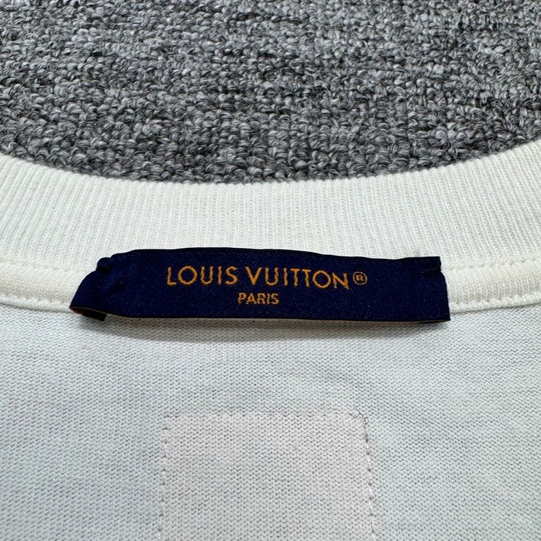 Louis Vuitton Louis Vuitton Short Sleeve Embroidered T-Shirt-yf Size US XXL / EU 58 / 5 - 4 Thumbnail